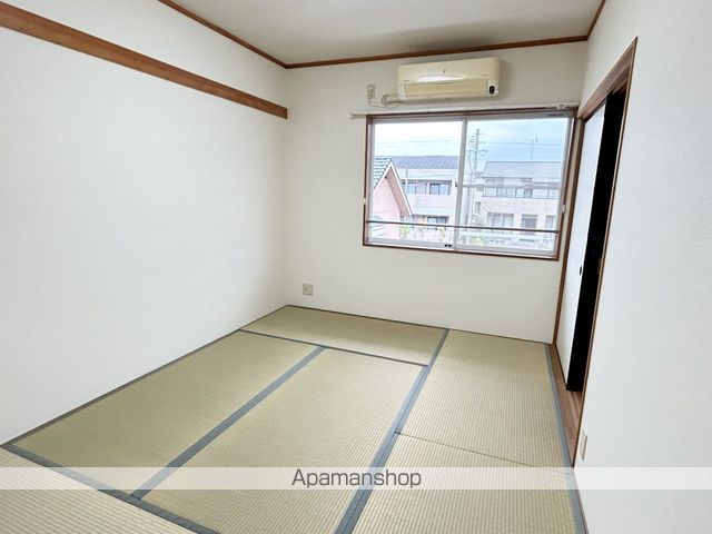 ロイヤルアネックスIIの内装写真