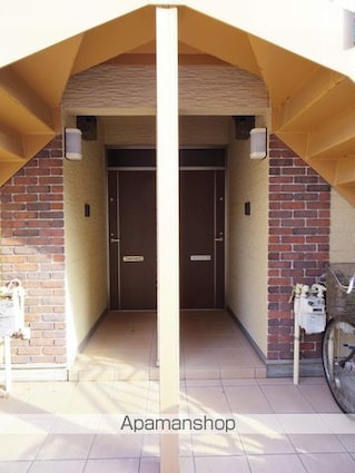 Ａｐａｒｔｍｅｎｔ　三鷹の森[1R/16.7m2]のエントランス