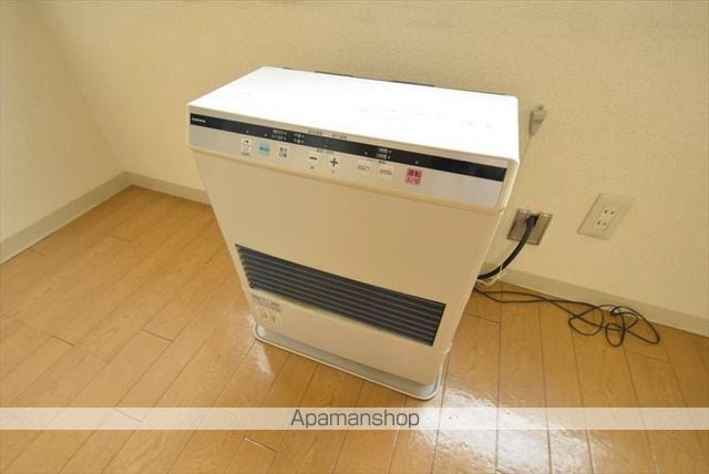 ウィスタリア西岡の内装写真