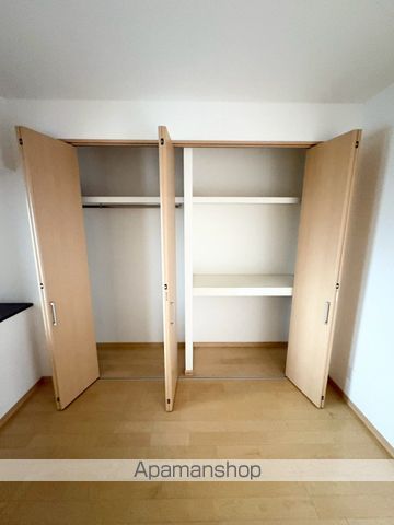 J.FEEL高千穂通の内装写真
