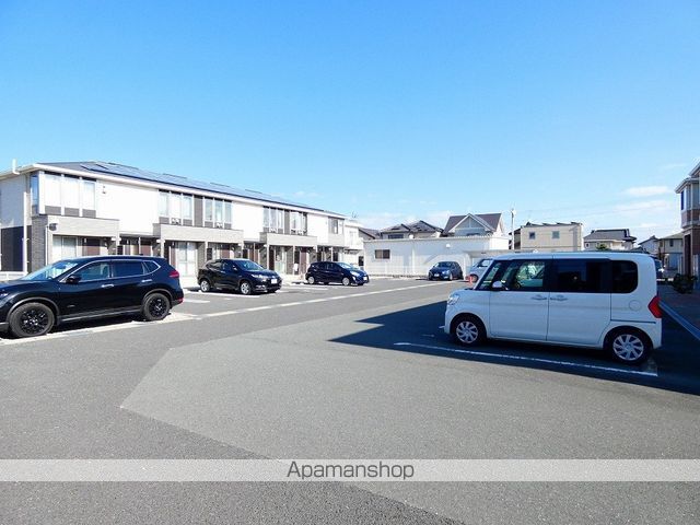 Lark Hillsの外観写真