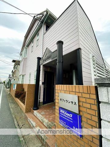 ゼフィランサス吉川の外観写真