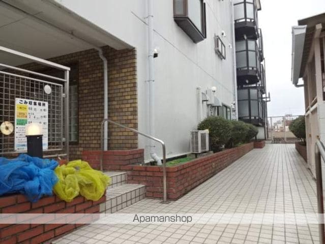 香里ロイヤルプラザの玄関写真