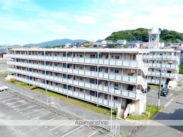ビレッジハウス宗像1号棟の玄関写真