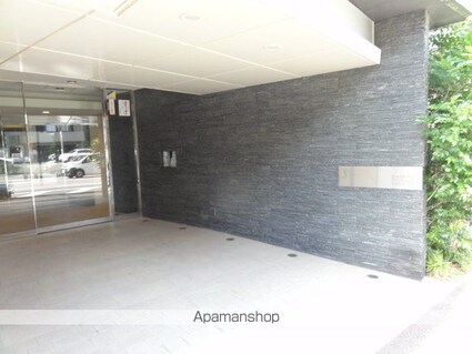 東京都新宿区原町２丁目[1K/25.66m2]のエントランス