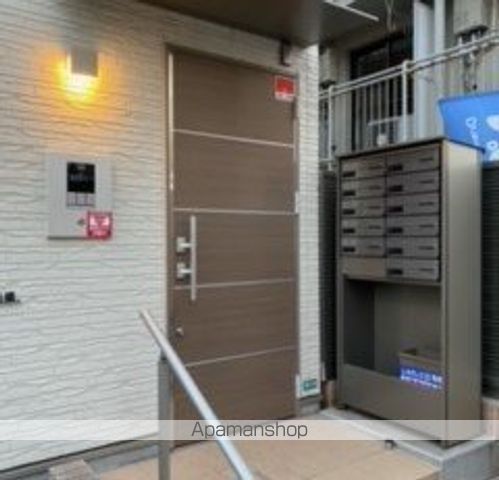 クレイノ中野新橋の玄関写真