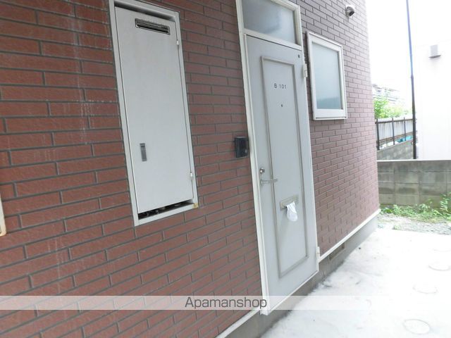 セントラルハウス鳥居Bの玄関写真