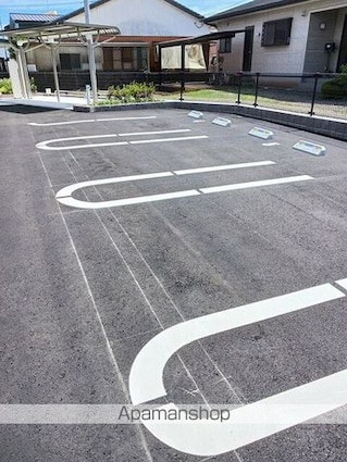 ペンサミエント[3LDK/62.1m2]の駐車場