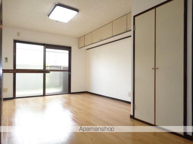 ロイヤルハイツ東八の内装写真