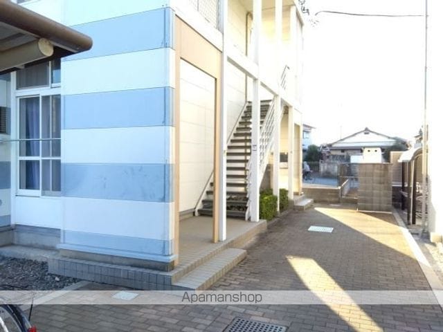 レオパレスパーシルの玄関写真