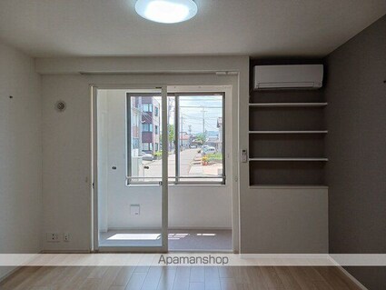 サンリット[1R/32.43m2]のリビング・居間