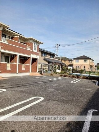 アプローズ[2LDK/56.47m2]の駐車場