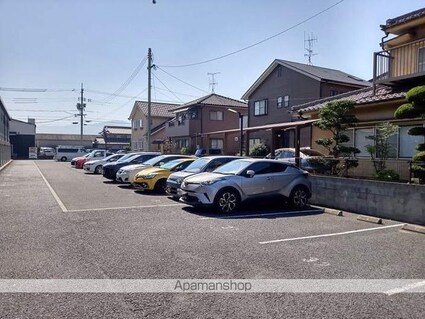 レオパレスリヒトクライス[1K/28.02m2]の駐車場2