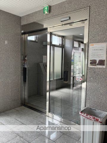 ピュアドームアルカサール平尾の玄関写真