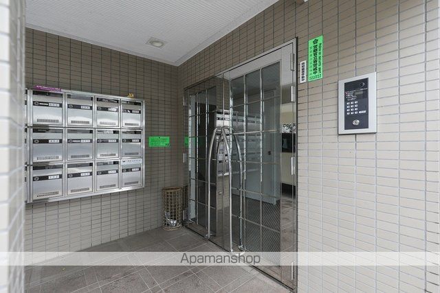 グランベル松陰の玄関写真
