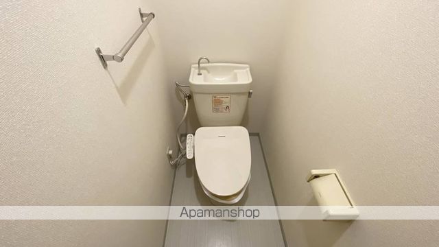 ニューハウジングの内装写真