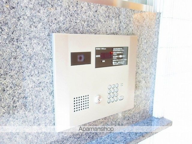 エスティメゾン四谷坂町[1LDK/42.19m2]のエントランス