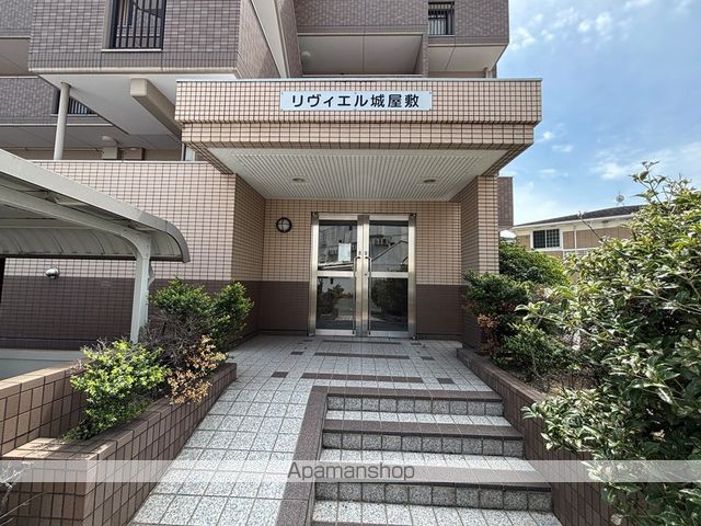 リヴィエル城屋敷の玄関写真