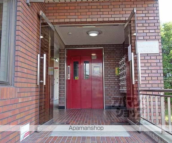 洛西みやびビルの玄関写真