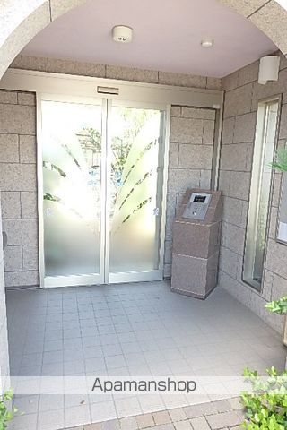 シャルマンIIIの玄関写真
