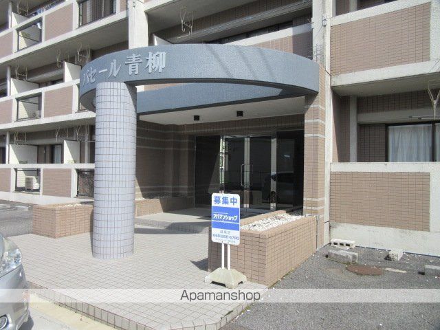 パセール青柳の玄関写真