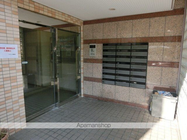ヴィヴレコート[1R/15.68m2]のエントランス1