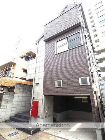 新宿区左門町戸建の外観1