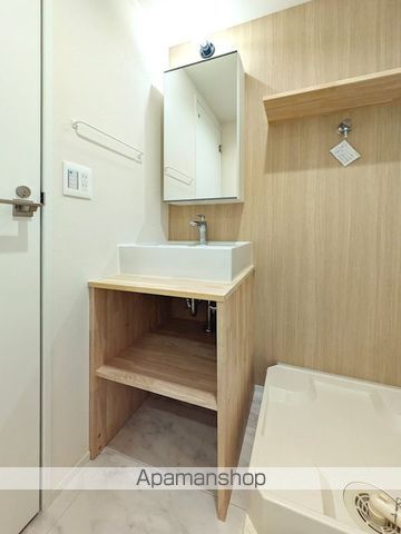 【中野区本町のマンションの写真】