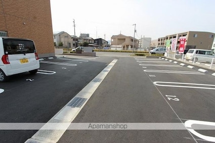 エトワールⅢ[1LDK/40.41m2]の駐車場