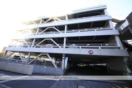 グランループ[3LDK/76.53m2]の駐車場