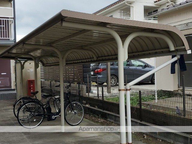 レオパレスサンデン5の玄関写真