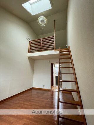 グリンピュア古川Ｃ棟[1K/16.6m2]のリビング・居間2