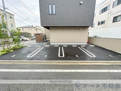 ヴィアソーレ光陽[1R/37.48m2]の駐車場