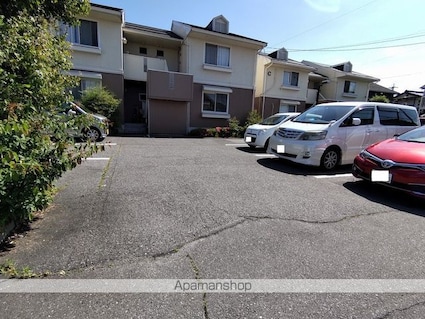 メイプル・タウン　ＡＢＣ[3DK/53.73m2]の駐車場1