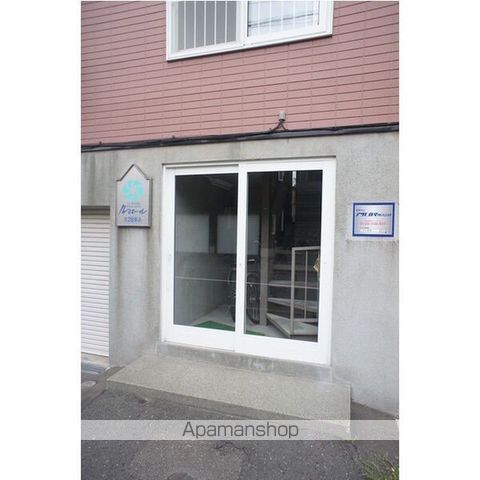 ルミエール北28条A棟の玄関写真