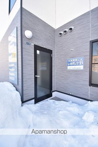 レオパレスハッサムAの玄関写真