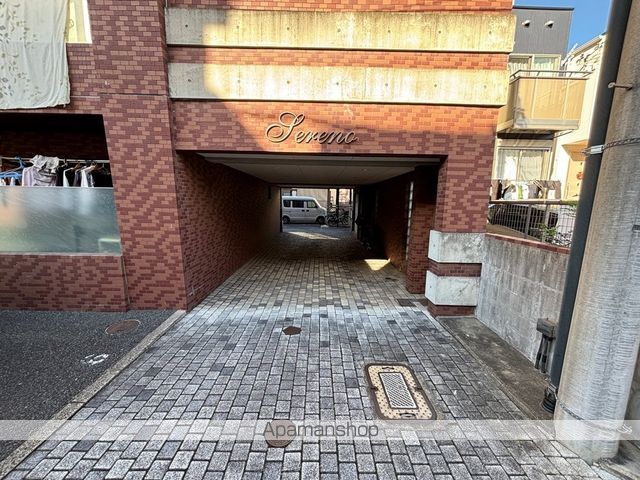 セレーノの玄関写真