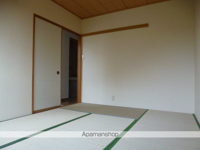 クィーンズ4の内装写真