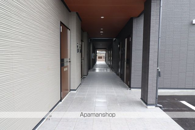 EDGEMOMENT婦中の玄関写真