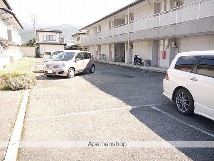 コーポウィステリア[1K/26.4m2]の駐車場2