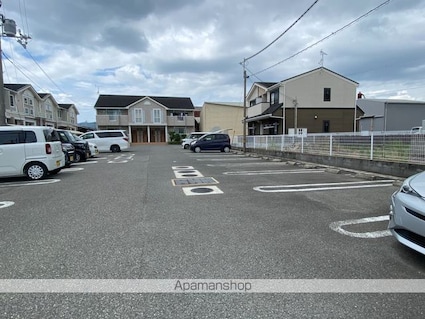 キャトル・セゾンⅡ[1LDK/42.37m2]の駐車場