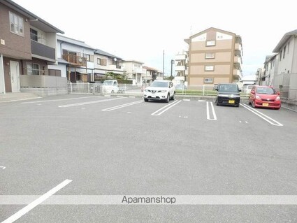 シャーメゾン　グラシャス　Ｂ棟[2LDK/58.45m2]の駐車場