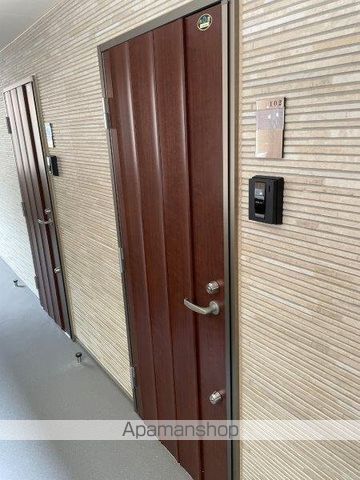 メモワール万代の玄関写真