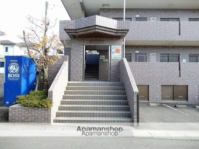 ラポール伊敷の玄関写真