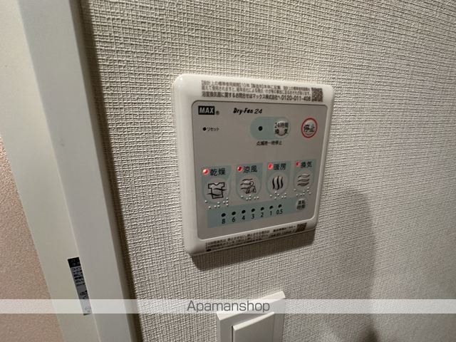 コンフォリア・リヴ淡路の内装写真