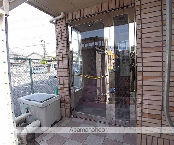 アルティスタ丸太町の玄関写真
