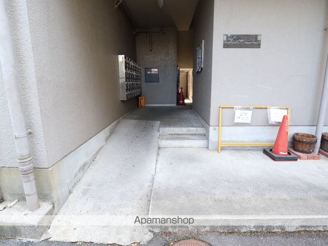 タマキビルの玄関写真
