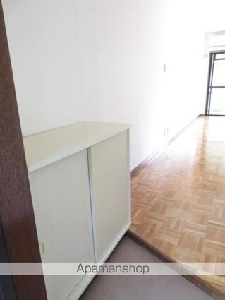 メゾン・ド・スバル[1R/18.7m2]の玄関