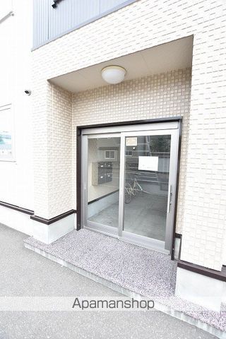 ア・ラ・モード参番館の玄関写真