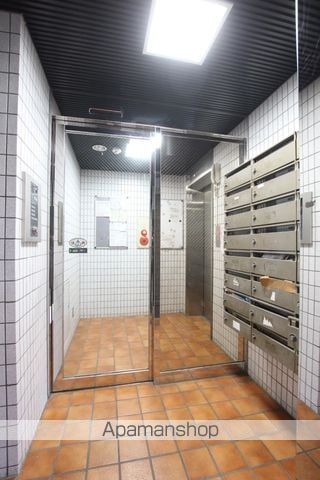 ロザール市原の玄関写真